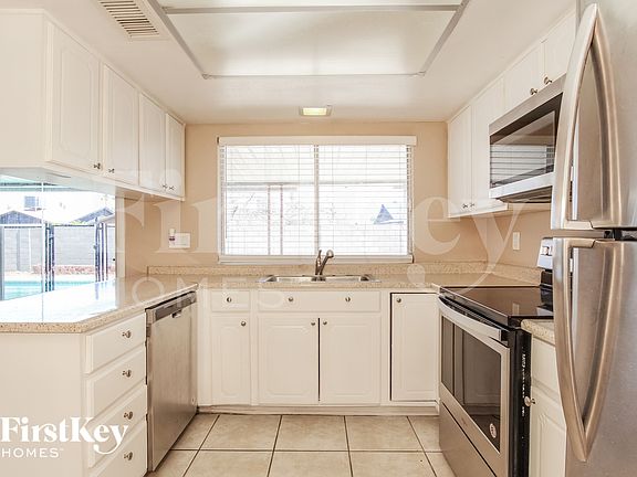5th image of 4132 W Desert Cove Ave
