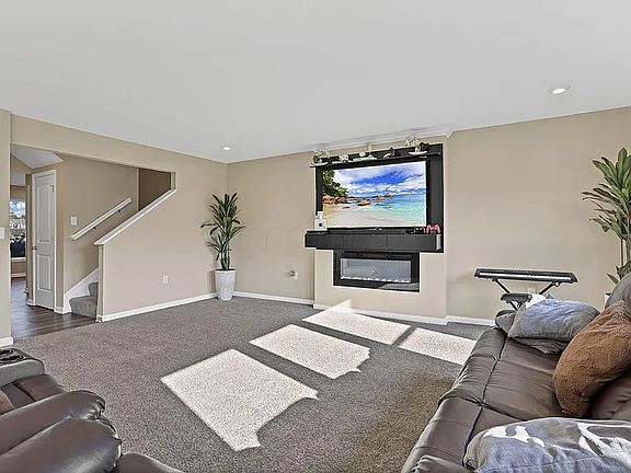 3rd image of 7490 Sugarbark Ct