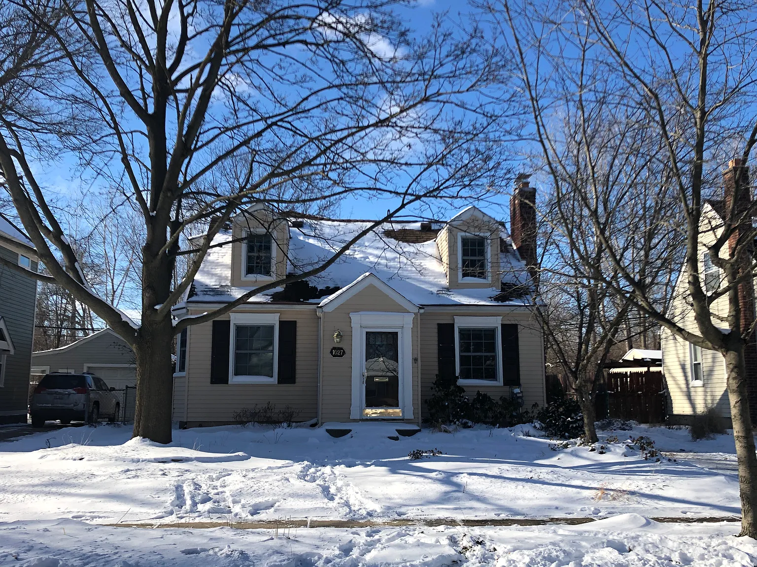 1027 N Alexander Ave photo 1