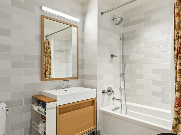 550 Vanderbilt Avenue image 11 of 20