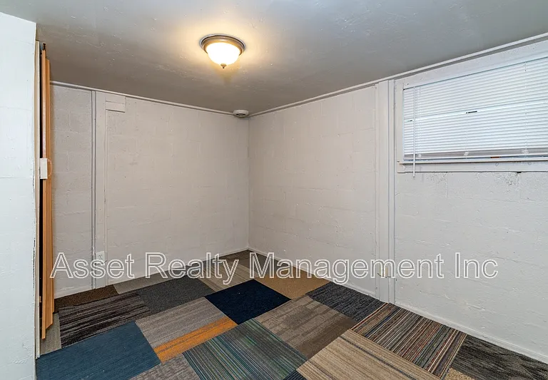 102 Wainwright Rd — Photo 19