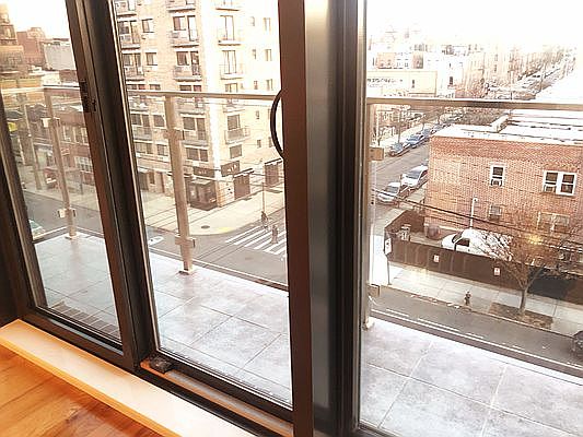 4th image of 28-08 21st St #5B