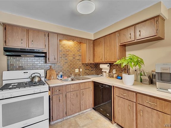 5th image of 17 W Summerset Ln