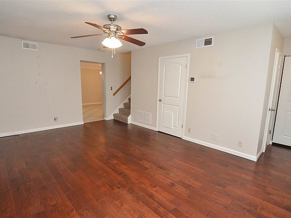 3rd image of 6567 Poplar Woods Cir S APT 6