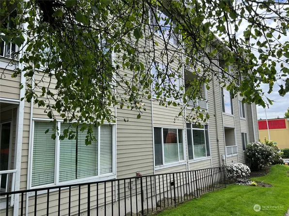 2421 SW Trenton #202, Seattle, WA 98106