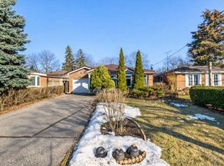 39 Deerford Rd, Toronto, ON M2J3H9