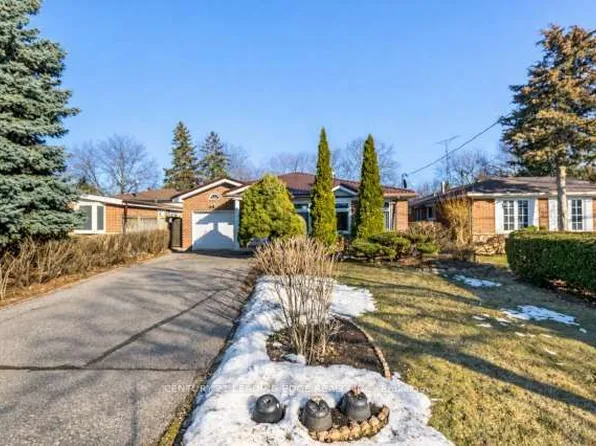 39 Deerford Rd, Toronto, ON M2J 3H9