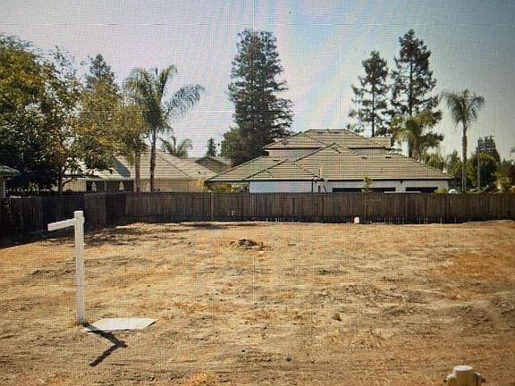 5th image of 291 Hemmingway Ct Court