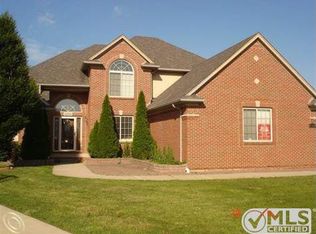 42070 Dorchester Ct, Clinton Township, MI 48038