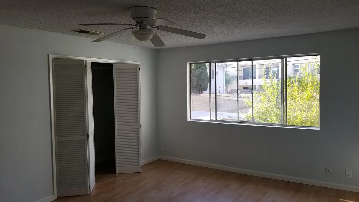 Building Photo - 569 E Orange Grove Ave #B