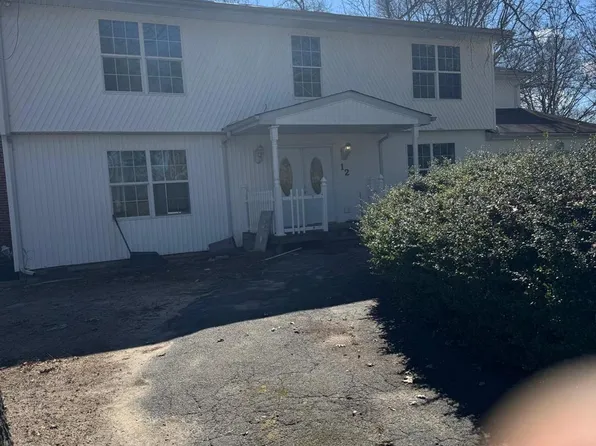 12 Nevada Street, Selden, NY 11784