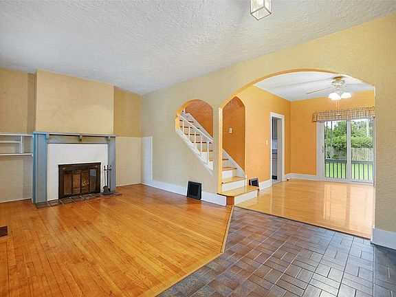 3rd image of 3680 Isolda Ave