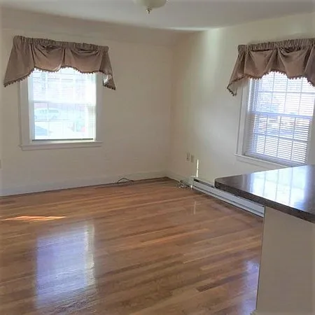 1068 Main St #2 — Photo 3
