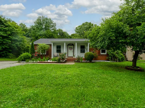 123 Ashland Dr, Ashland City, TN 37015
