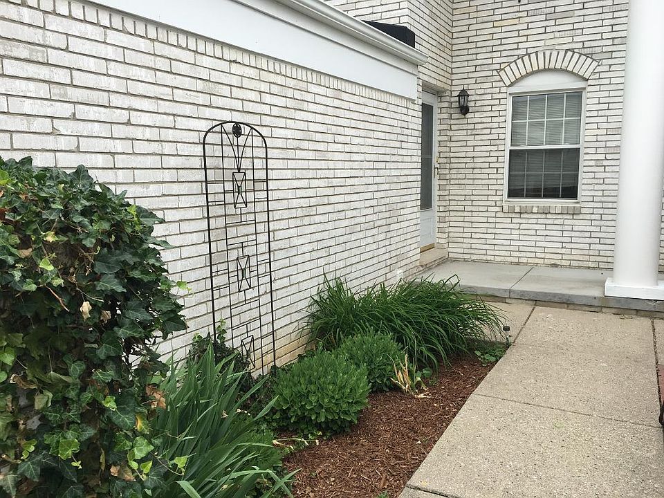 landscaped front entry