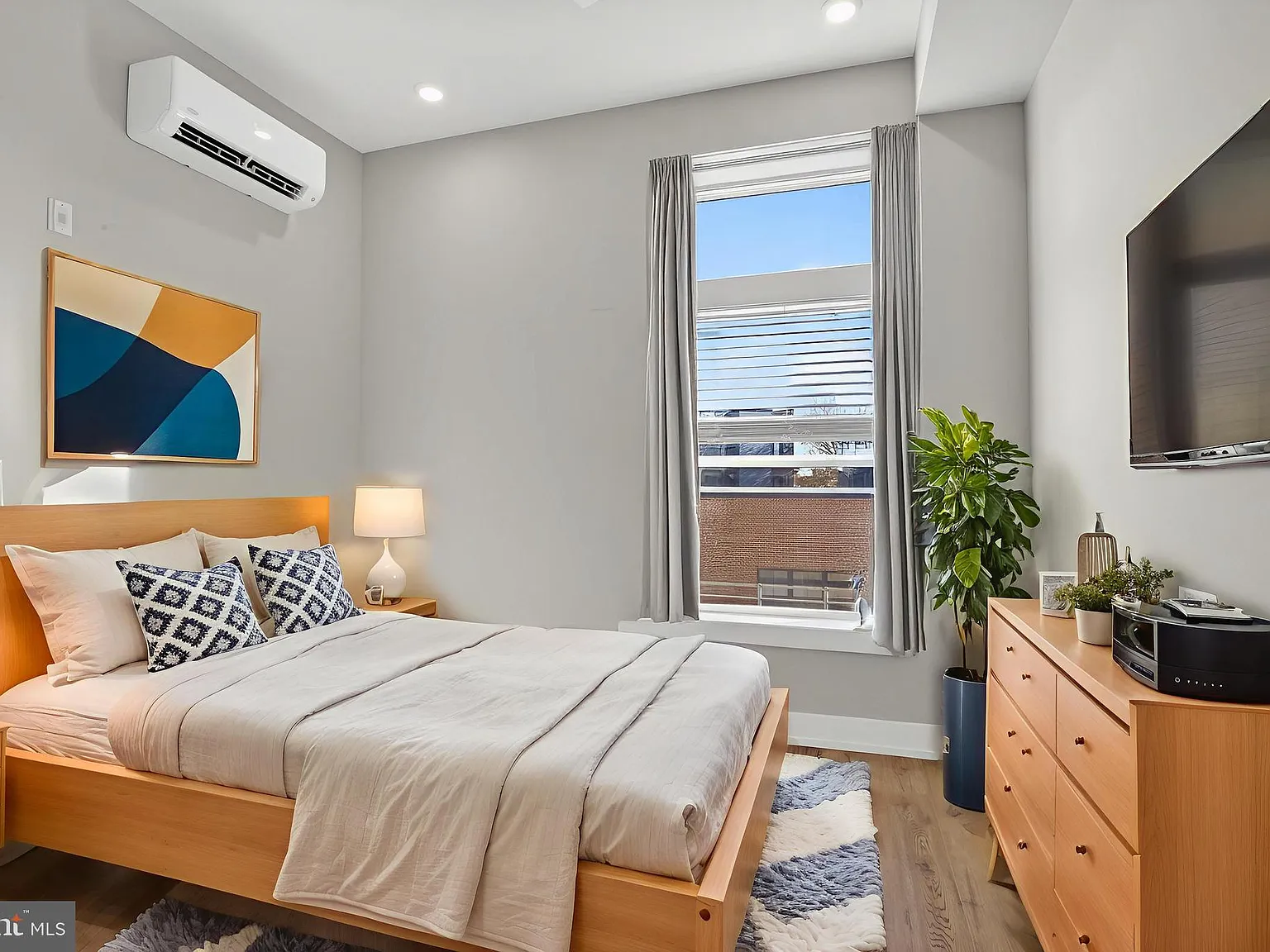 2 bed, 2.0 bath, $1,581 — Photo 2
