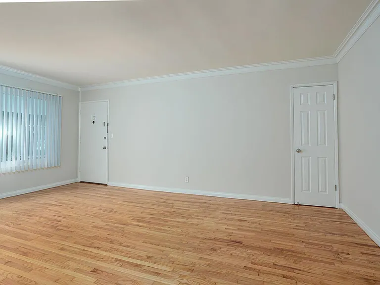 1953 Cheremoya Ave #1 — Photo 6