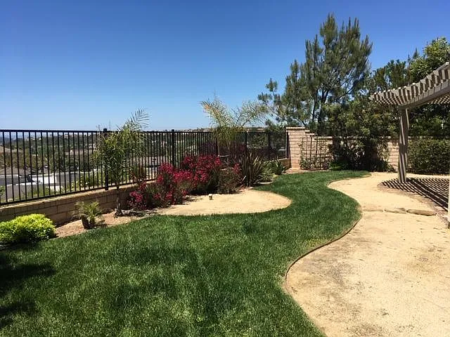 11276 Laurelcrest Dr — Photo 10
