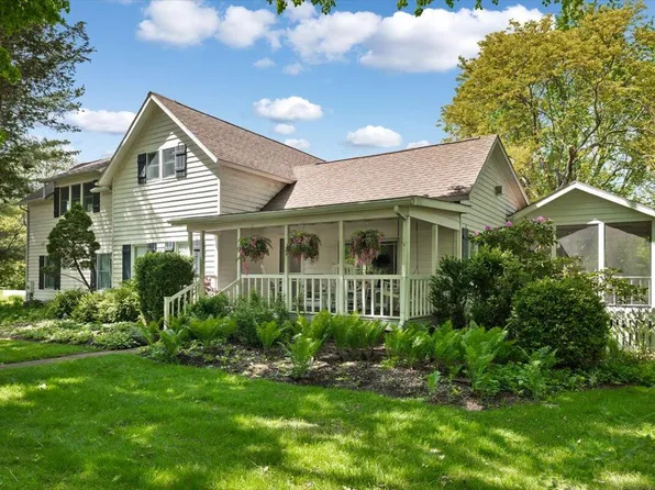 19850 Witt Rd, Three Oaks, MI 49128