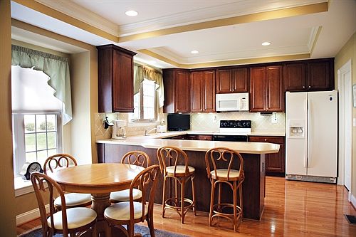 Spacious Eat-In Kitchen