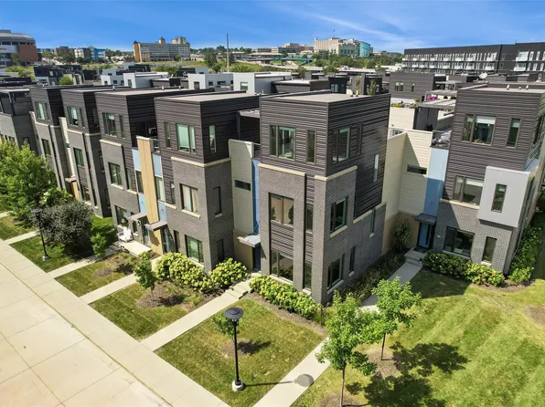 276 E Center St, Des Moines, IA 50309