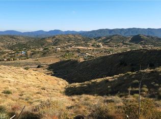 21 Summit Valley Rd, Hesperia, CA 92345