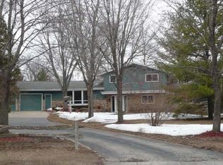 1360 Circle Dr, Green Bay, WI 54313