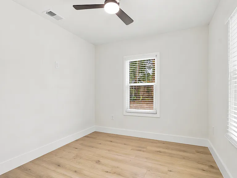 701 W Plaza Pl #C — Photo 26