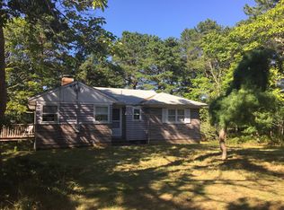 8 Holly Pl, Flanders, NY 11901