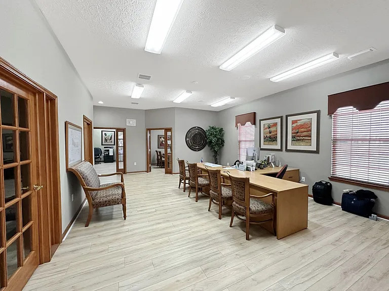 Alison Pointe Apartments — Photo 7