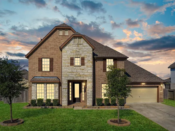 11723 Oakwood Dr, Mont Belvieu, TX 77535