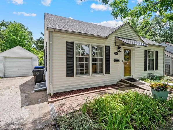 916 SW Anderson Ter, Topeka, KS 66606