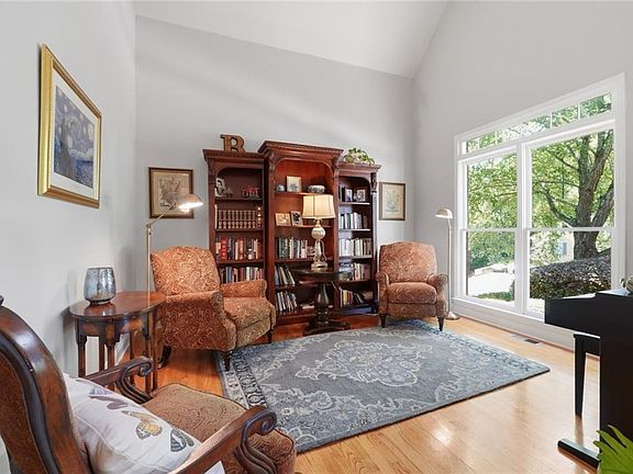 4th image of 5325 McIntosh Dr