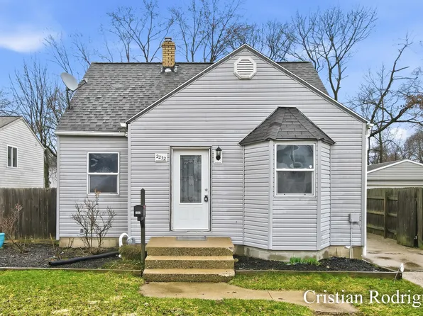 2232 Avon Ave SW, Wyoming, MI 49519