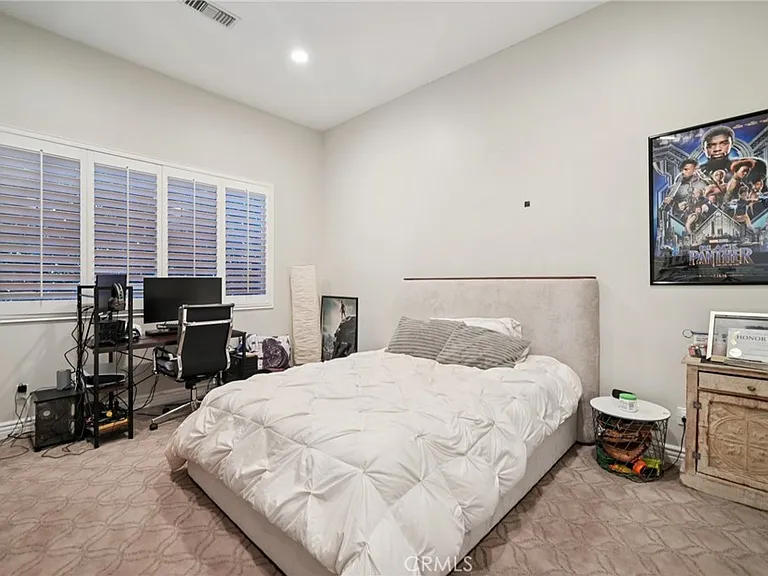 17401 Raymer St — Photo 25