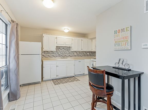 5th image of 3S083 Briarwood Dr #0