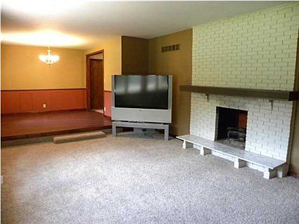2nd image of 230 Ladonna Blvd
