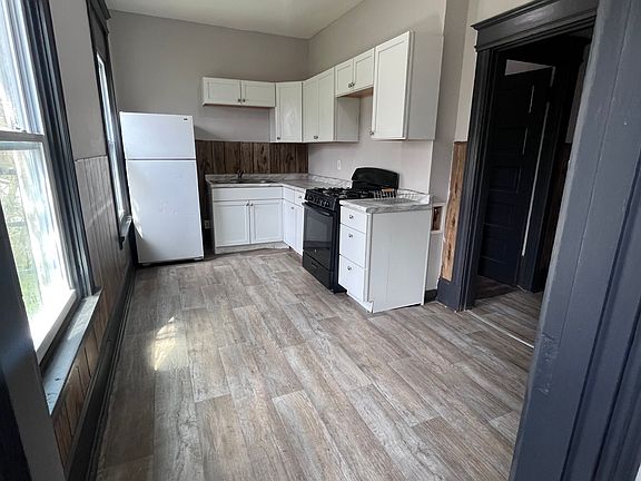 2nd image of 3321 Perkins Ave #2