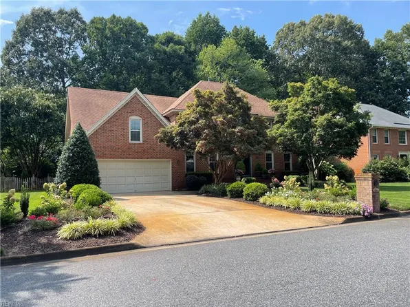 816 Forest Lakes Cir, Chesapeake, VA 23322