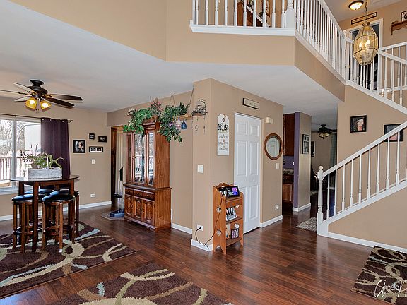 4th image of 419 E Castlebar Ct