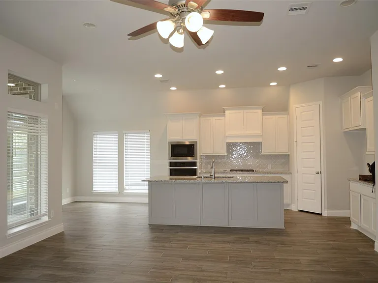 10511 Forfar Ln — Photo 6