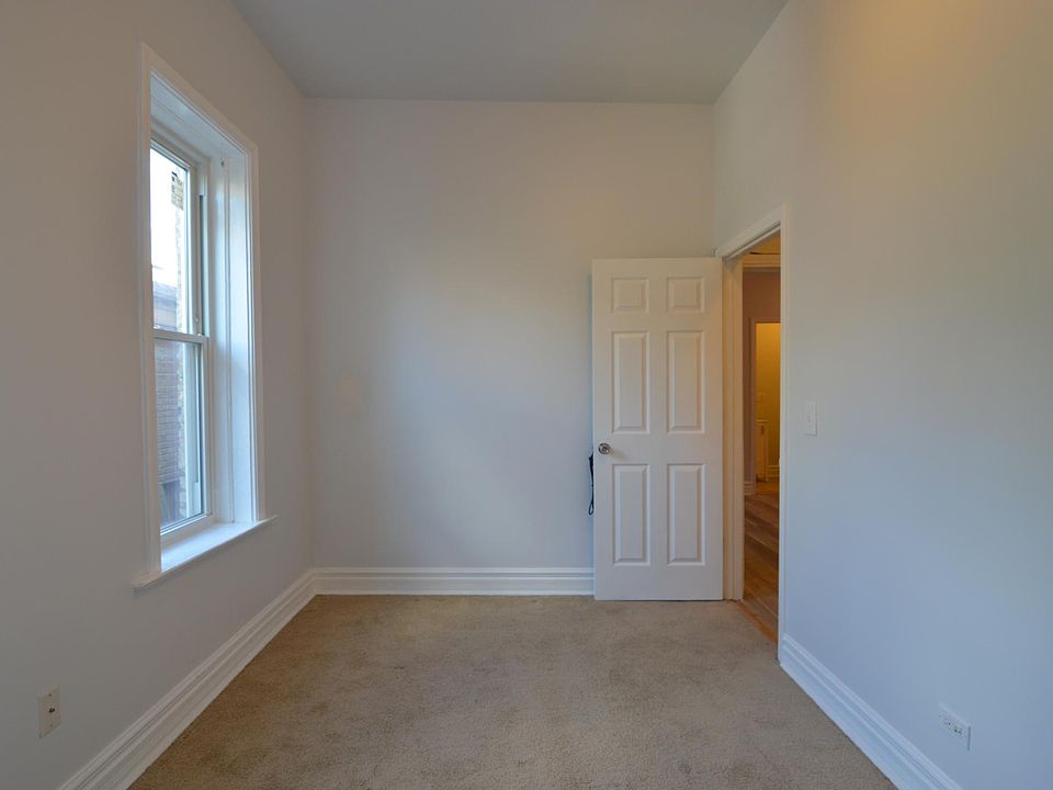 1st image of 2330 W Erie St #1R