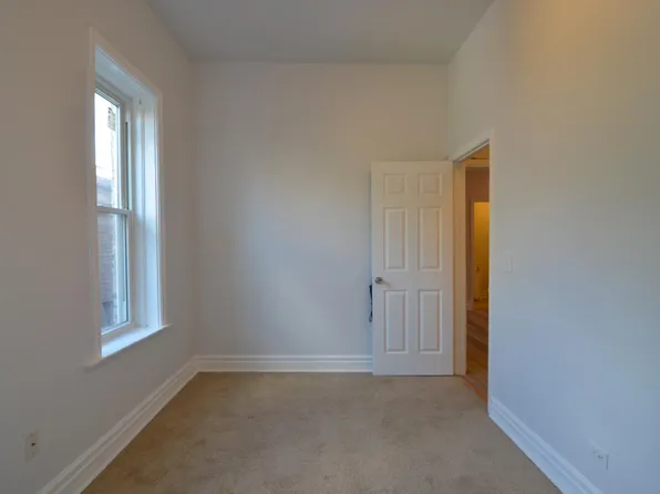 2330 W Erie St #1R, Chicago, IL 60612