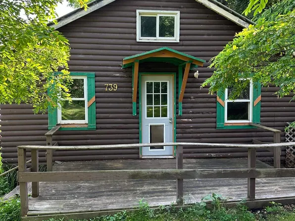 739 W Bluff St, Marquette, MI 49855