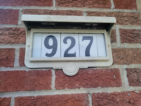 2nd image of 927 Villa Dr
