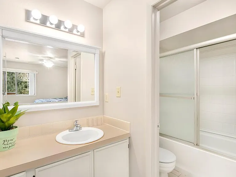 1040 Driftwood Dr — Photo 1