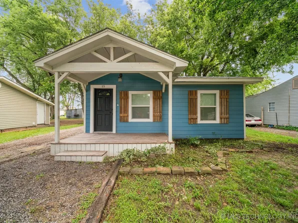 15 S Mayes St, Pryor, OK 74361