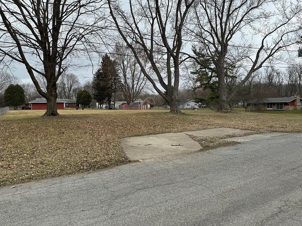 2nd image of 15982 Brookside Dr
