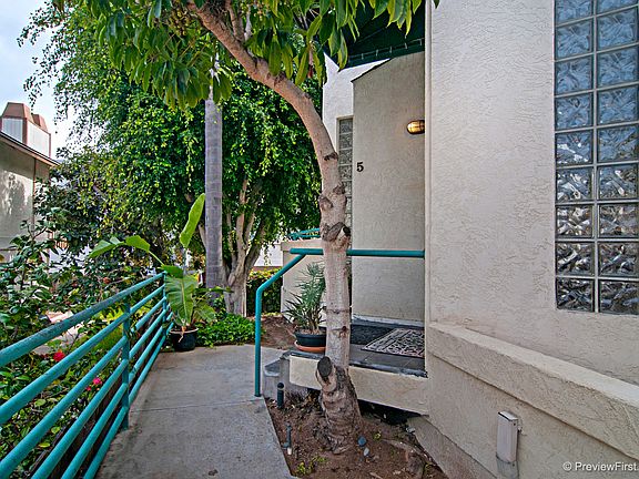 5th image of 1175 Pacific Beach Dr Unit 5