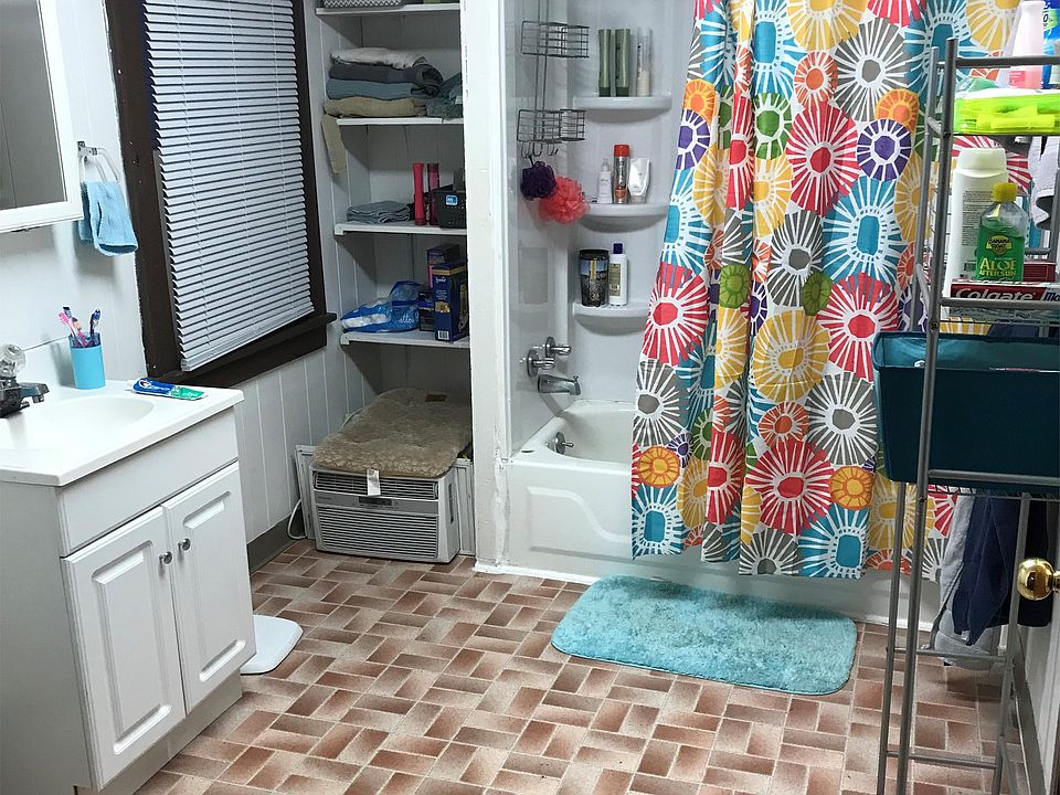 HUGE bathroom!